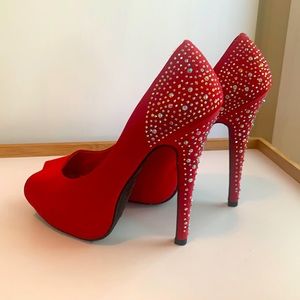 Rhinestone-red peep toe heels ❤️